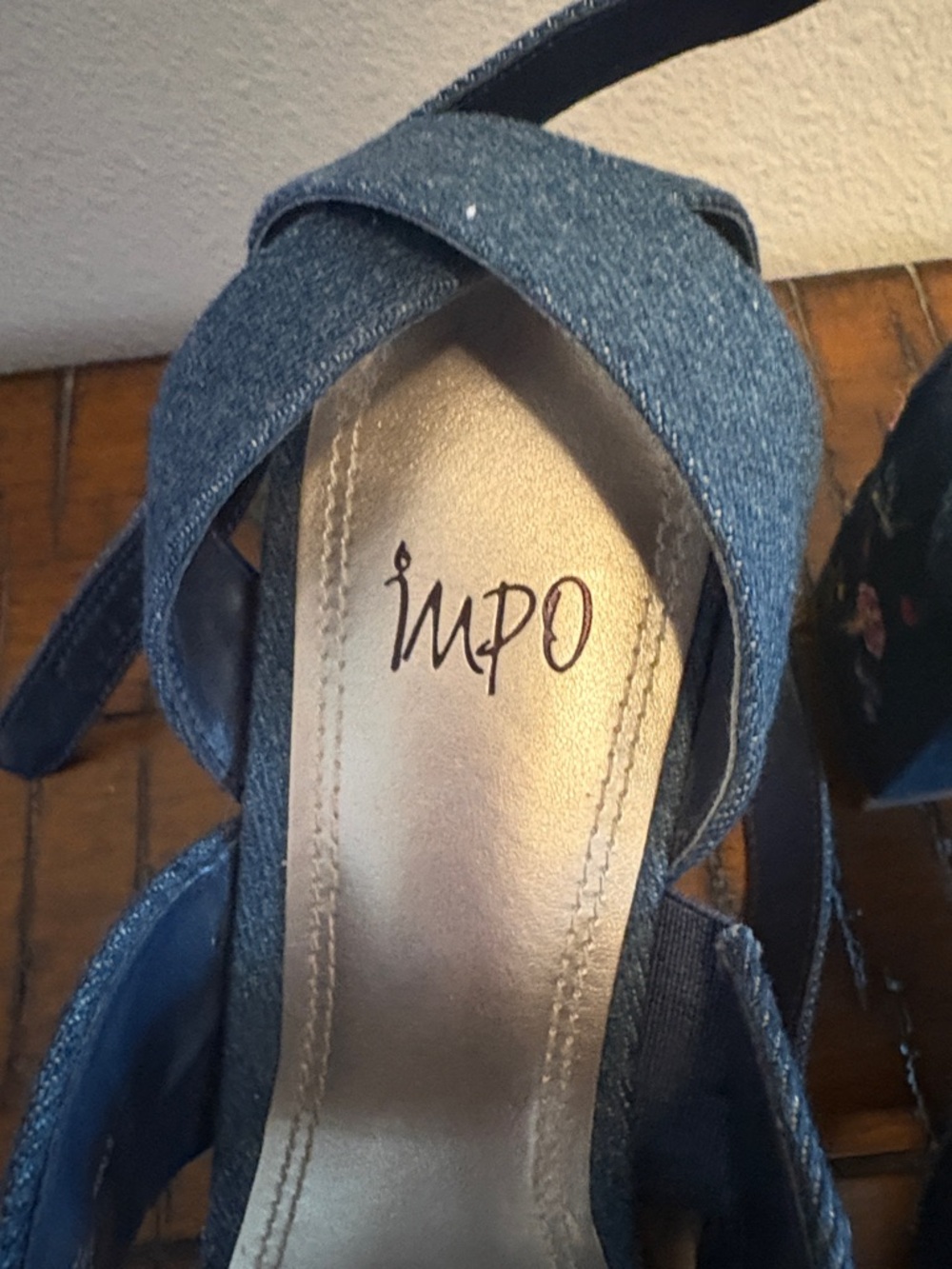 Impo Denim Embroidered Floral Heeled Sandals Size 9.5 - Picture 8 of 8
